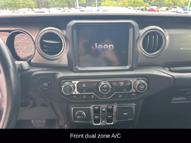 Used 2018 Jeep Wrangler Unlimited Sahara AWD/4WD image 13