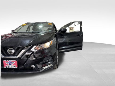 Used 2021 Nissan Rogue Sport SV image 23