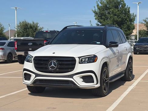 Used 2024 Mercedes-Benz GLS 450 4MATIC image 3