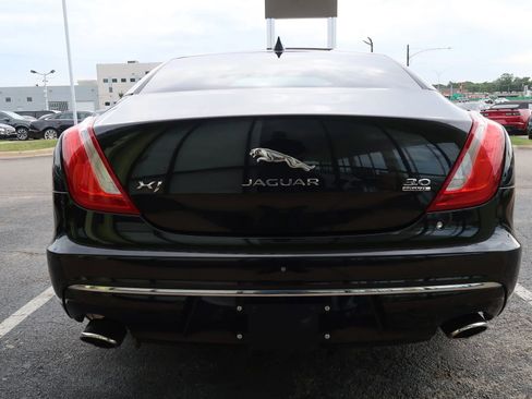 Used 2017 Jaguar XJ R-Sport image 9