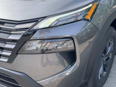 New 2026 Nissan Rogue SV FWD image 9