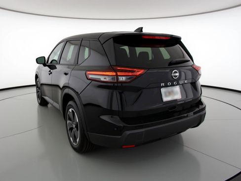 Used 2025 Nissan Rogue SV image 6