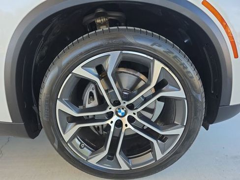 Used 2024 BMW X5 xDrive40i w/ Parking Assistance Package AWD/4WD image 33