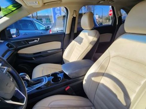 Used 2015 Ford Edge SEL w/ Equipment Group 201A image 3