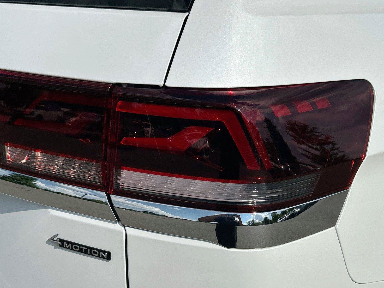 Used 2024 Volkswagen Atlas SEL Premium R-Line AWD/4WD image 11