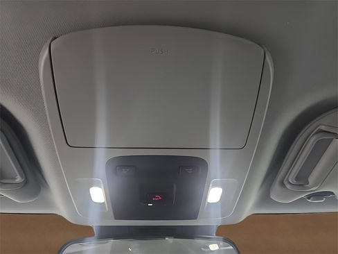 Used 2025 Toyota Camry LE image 28