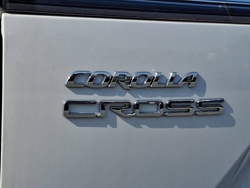 Used 2023 Toyota Corolla Cross XLE AWD/4WD image 11
