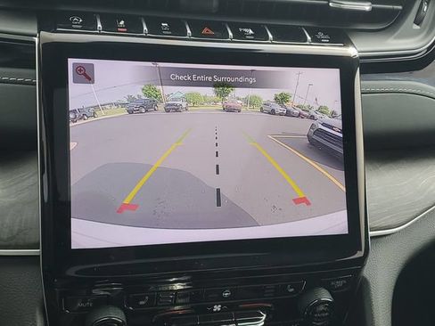 Used 2022 Jeep Grand Cherokee Limited w/ Trailer Tow Prep Group (B) AWD/4WD image 28