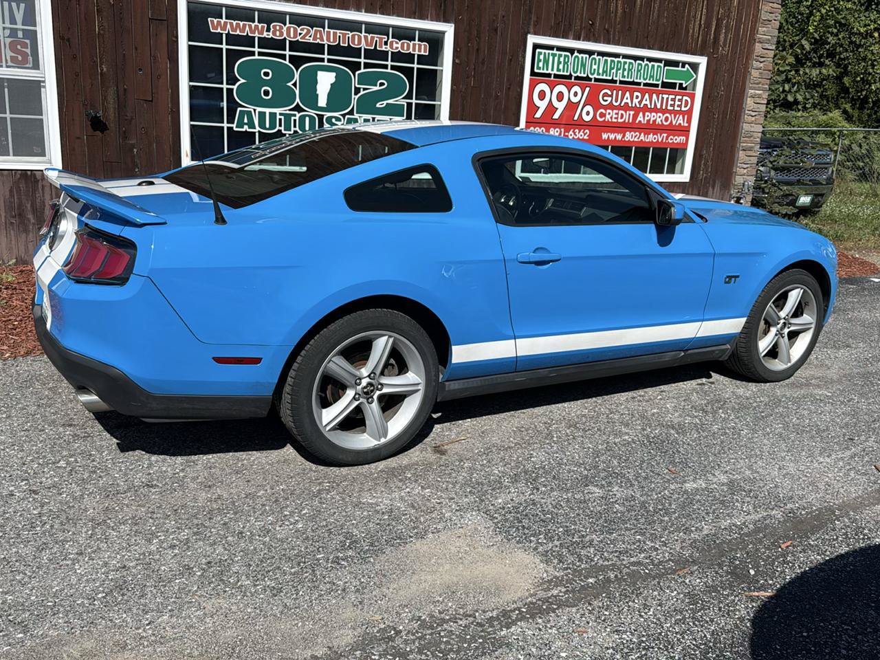 Used 2010 Ford Mustang GT RWD image 9