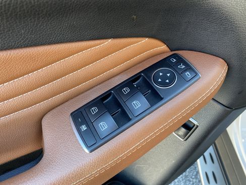 Used 2018 Mercedes-Benz GLE 43 AMG AMG 43 image 25