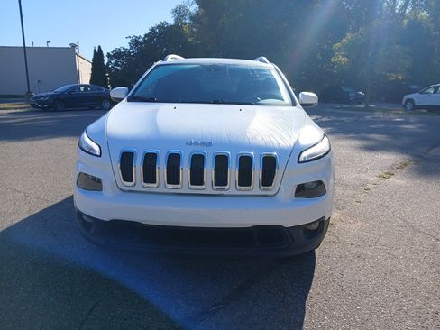Used 2017 Jeep Cherokee Latitude w/ Safety/Convenience Group image 2