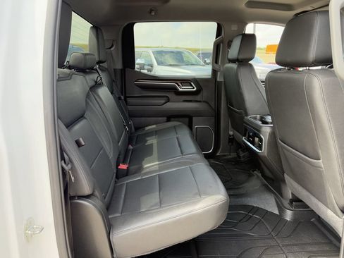 Used 2022 GMC Sierra 1500 SLT w/ SLT Convenience Package AWD/4WD image 30