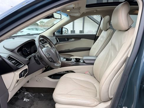 Used 2016 Lincoln MKX Reserve w/ Technology Package image 2