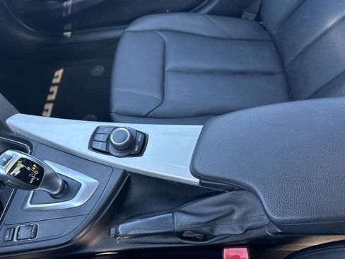 Used 2013 BMW 320i xDrive Sedan AWD/4WD image 11