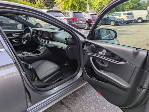 Used 2020 Mercedes-Benz E 350 4MATIC Sedan image 9