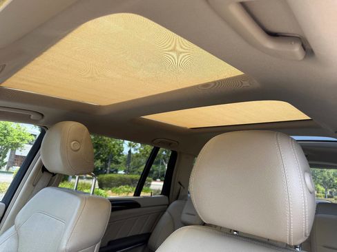 Used 2013 Mercedes-Benz GL 450 4MATIC image 25