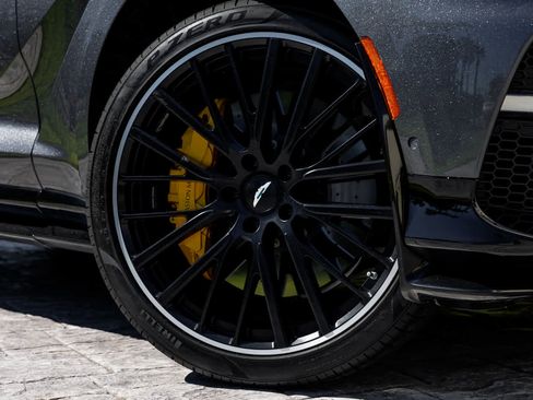 Used 2023 Aston Martin DBX 707 image 4