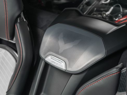 Used 2023 Chevrolet Corvette Stingray Premium Cpe w/ Z51 Performance Package RWD image 16