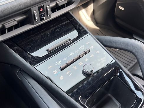 New 2026 Porsche Cayenne AWD/4WD image 28