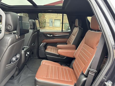Used 2023 GMC Yukon Denali Ultimate AWD/4WD image 14