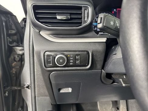 Used 2023 Ford Explorer XLT w/ Equipment Group 202A AWD/4WD image 14