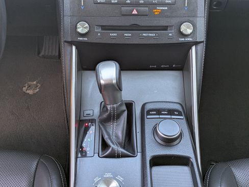 Used 2016 Lexus IS 200t RWD image 19