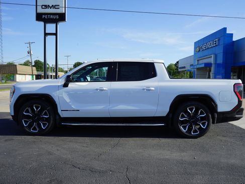 New 2025 GMC Sierra EV Denali image 2