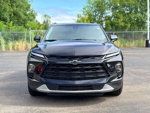 Used 2024 Chevrolet Blazer LT w/ Convenience Package AWD/4WD image 3