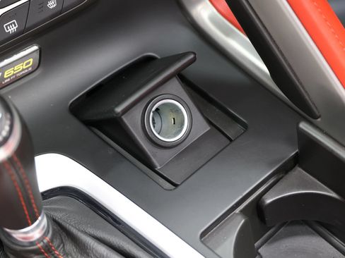 Used 2016 Chevrolet Corvette Z06 w/ 3LZ Preferred Equipment Group RWD image 50