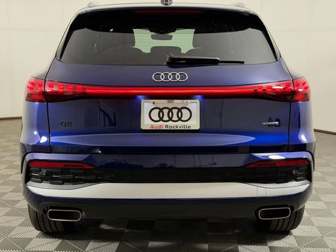 Certified 2025 Audi Q5 Premium w/ Convenience Package AWD/4WD image 10
