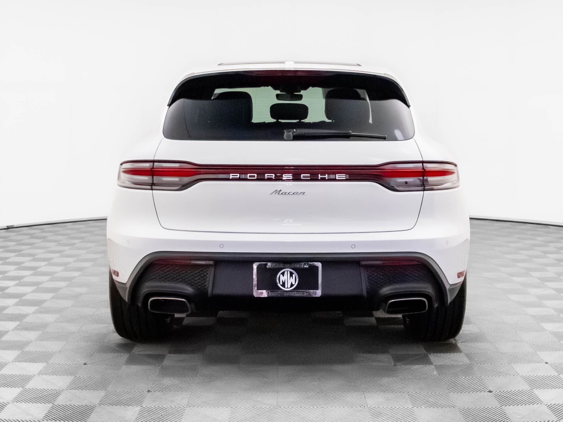 Certified 2026 Porsche Macan AWD/4WD image 10