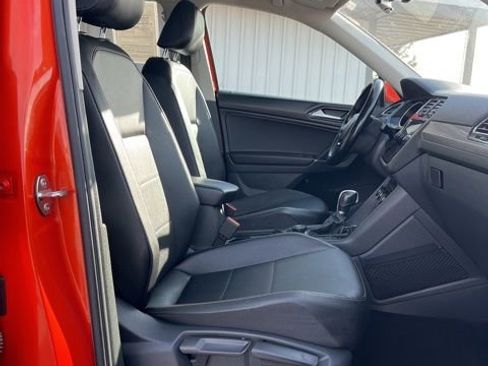 Used 2018 Volkswagen Tiguan SE image 29