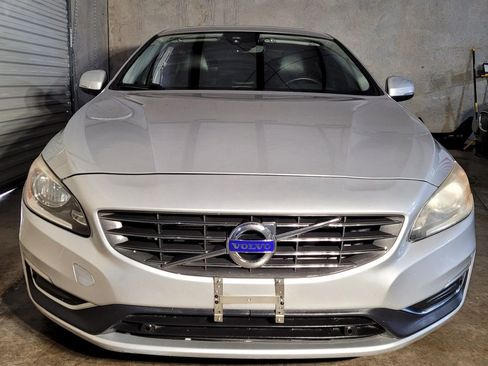 Used 2016 Volvo S60 T5 Premier image 2