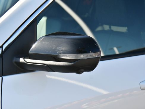 Used 2024 GMC Acadia Elevation image 13