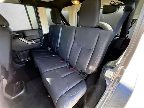 Used 2018 Jeep Wrangler Unlimited Sport S image 25