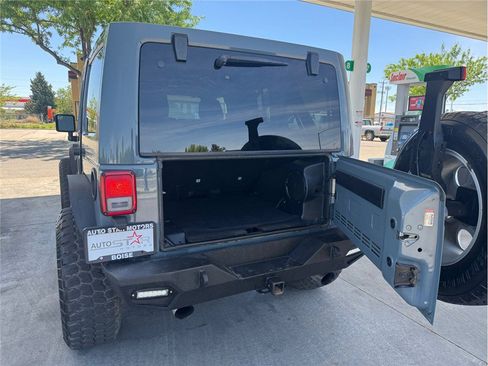 Used 2014 Jeep Wrangler Unlimited Sahara w/ Connectivity Group AWD/4WD image 23