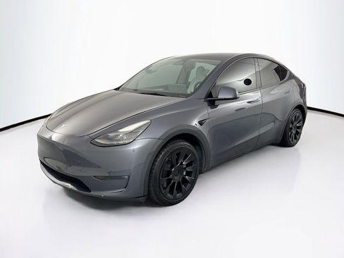 Used 2023 Tesla Model Y Long Range AWD/4WD image 1