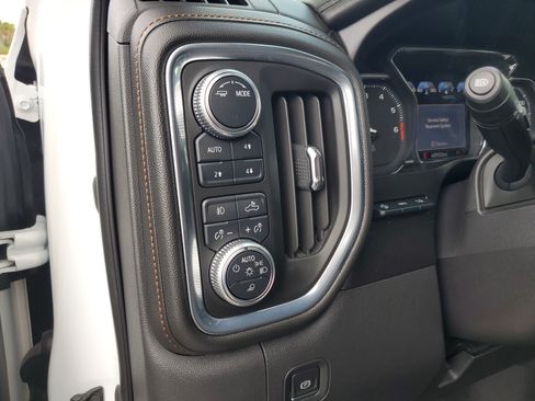Used 2020 GMC Sierra 1500 AT4 w/ AT4 Premium Package AWD/4WD image 29