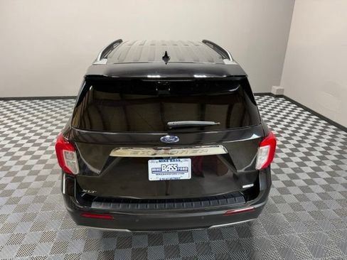 Used 2020 Ford Explorer XLT w/ Equipment Group 202A AWD/4WD image 11