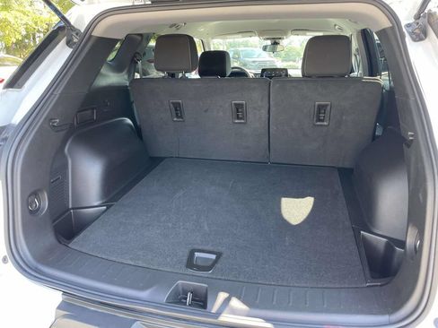Used 2025 Chevrolet Blazer LT FWD image 11