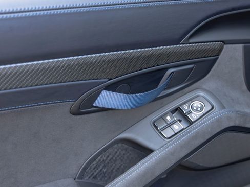 Certified 2025 Porsche 718 Cayman GT4 RS RWD image 34