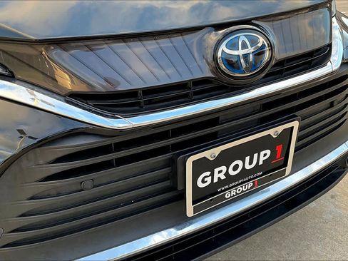 Used 2021 Toyota Venza XLE w/ Carpet Mat Package (TMS) image 27