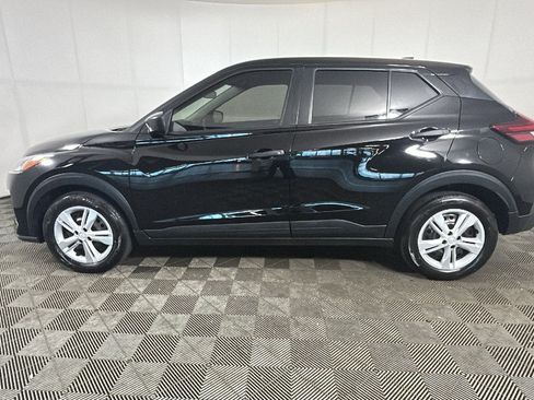 Used 2025 Nissan Kicks Play S FWD image 5