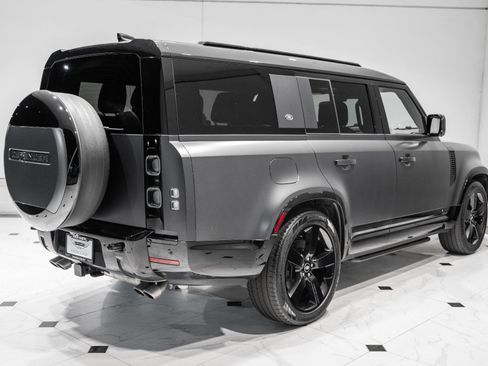 Used 2024 Land Rover Defender 130 V8 AWD/4WD image 10