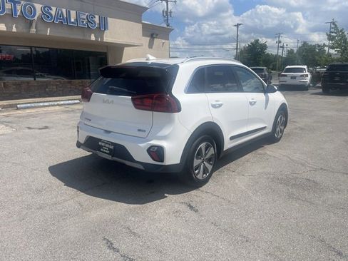 Used 2022 Kia Niro LX image 8