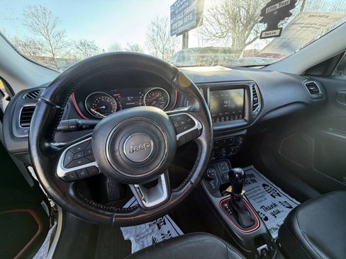 Used 2020 Jeep Compass Trailhawk AWD/4WD image 13