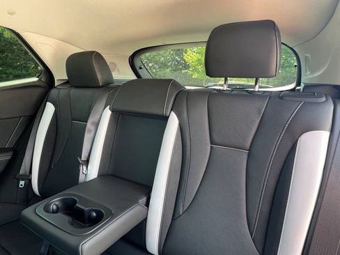 Used 2025 Buick Envision Sport Touring AWD/4WD image 37