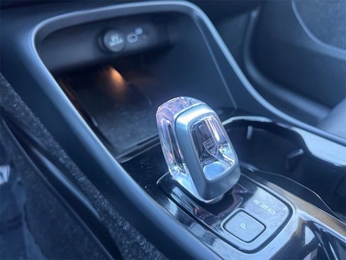 Certified 2025 Volvo XC40 B5 Plus image 13