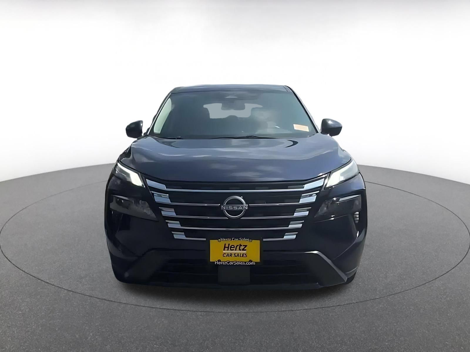 Used 2025 Nissan Rogue SV FWD image 4
