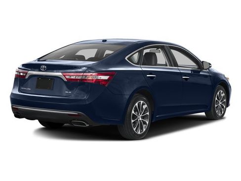 Used 2016 Toyota Avalon XLE FWD image 2